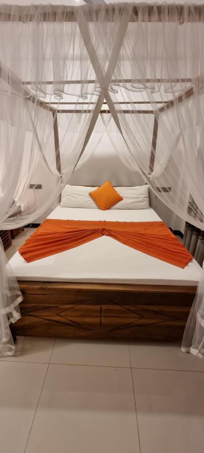 Bed and Breakfast Maduranga N Guest à Mirissa Extérieur photo