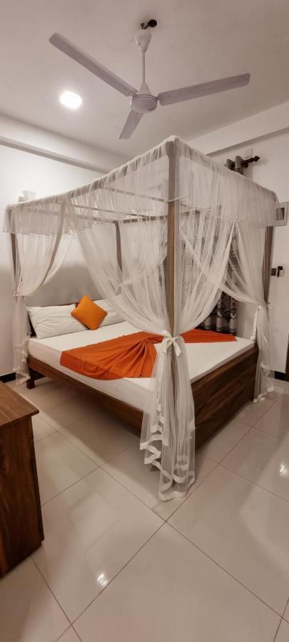 Bed and Breakfast Maduranga N Guest à Mirissa Extérieur photo