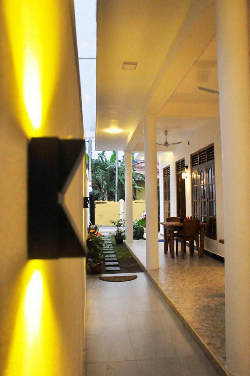 Bed and Breakfast Maduranga N Guest à Mirissa Extérieur photo