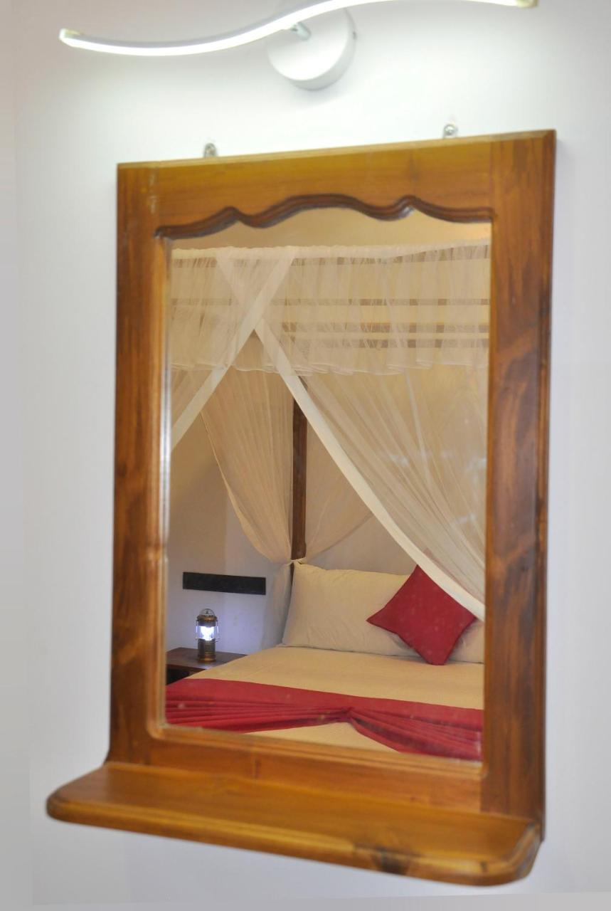 Bed and Breakfast Maduranga N Guest à Mirissa Extérieur photo