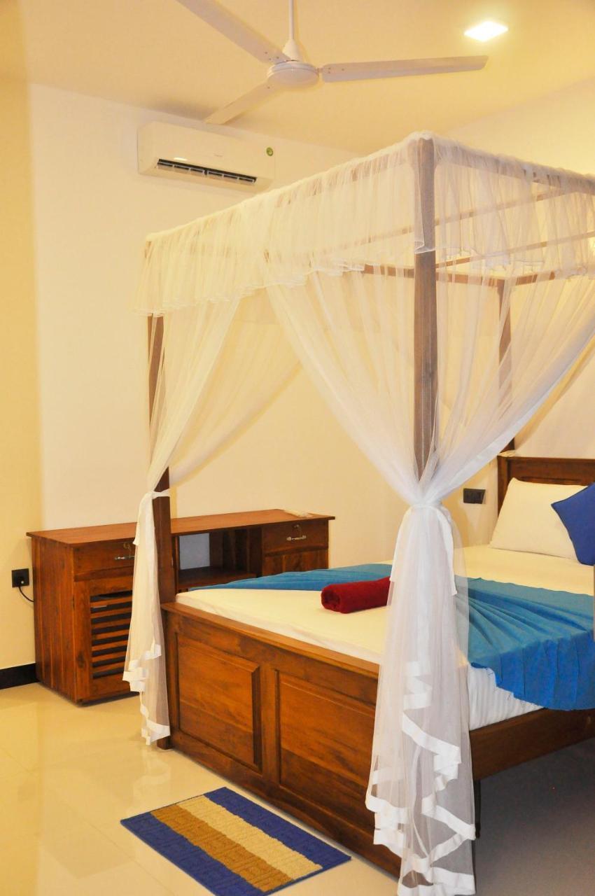 Bed and Breakfast Maduranga N Guest à Mirissa Extérieur photo