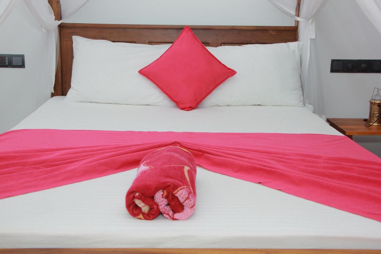 Bed and Breakfast Maduranga N Guest à Mirissa Extérieur photo